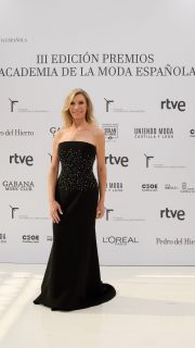 A los nominados los eligen los propios académicos del sector. Compañeros de oficio.

Por eso esta nominación a los Premios Academia de la Moda Española @academiadelamoda.es, en la categoría de Altas Artesanías aplicadas a la Moda, significa tanto: es la gente que sabe de esto reconociendo el trabajo.

La categoría distingue a los profesionales, talleres y proyectos que preservan, desarrollan y proyectan los oficios artesanos vinculados a la creación de moda.

Gracias a la Academia por poner en valor la Alta Artesanía Española y por situar a nuestros artesanos donde se merecen.

La Alta Artesanía es cultura e identidad. Preservarla y transmitirla será nuestro legado.

👉 Si te interesa este oficio, quédate por aquí: cuento cómo se hace y cómo se aprende.

#academiadelamodaespañola #premiosacademiadelamodaespañola #creadoresacme #altaartesania