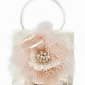 Bolso de Plumas con Bordado luneville alta costura. Bordado con pedrería Bordado a mano