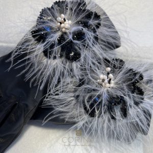 bordado luneville y bordado pedreria de alta costura Guantes PLUMAS y perlas