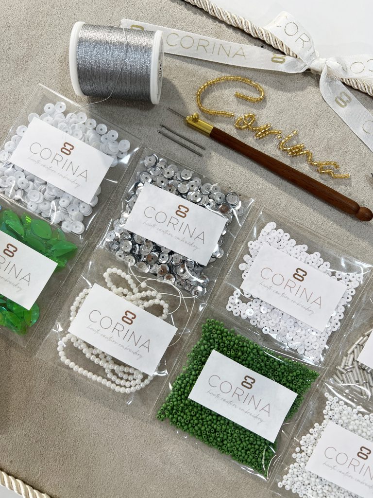 Pedrería para bordado Lunéville o Bordado a mano. Tubos de cristal, rocalla, cortadillo, cristal checo, bordado a mano de alta costura AGUJA CROCHET DE LUNÉVILLE Y ORGANZA para Bordado Lunéville y Pedrería
