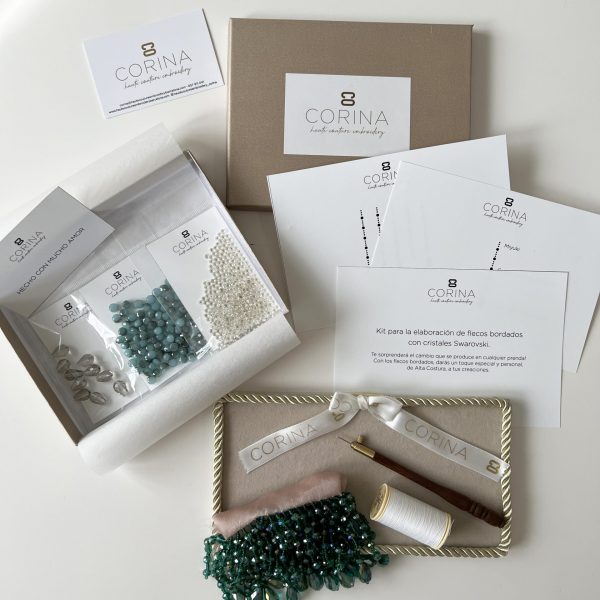Curso de flecos de pedreria alta costura. Corina Rosello