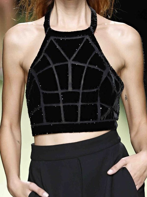 Teresa Helbig Cuerpo Terciopelo 3