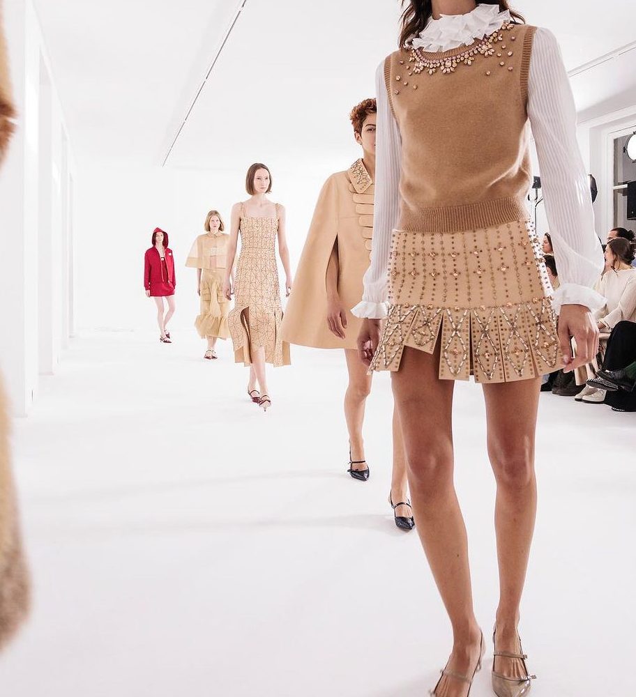 Bordado de cristal sobre piel para la Colección “1832 SUR MER” FW24/25 de Teresa Helbig presentada en PARÍS