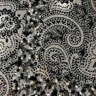 Ze García, su colección 'Aldamar' en el Museo Balenciaga con Bordados de Alta Costura de Corina Roselló. Haute Couture Embroidery. Bordados con pedrería a mano