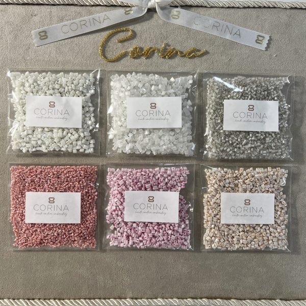 Pedrería para bordado Lunéville o Bordado a mano. Tubos de cristal, rocalla, cortadillo, cristal checo, bordado a mano de alta costura HOOK Aguja Crochet de Lunéville materiales LUNEVILLE. Curso profesional Bordado Luneville de alta costura