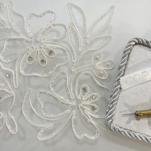 CURSO BORDADO CON SOUTAGE Y FLOR 3D PARA NOVIA