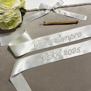 Cinta ramo de Novia bordada con cristal. Bordado a mano con pedreria. Bordado Luneville de alta costura. Alta artesanía
