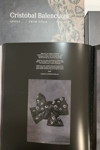 CORINA ROSELLO - CRISTOBAL BALENCIAGA Tribute Bordado Luneville de Alta Costura. Libro Tributo a Balenciaga. Bordado a Mano. Cursos de Bordado Luneville CORINA ROSELLO - CRISTOBAL BALENCIAGA Tribute Bordado Luneville de Alta Costura. Libro Tributo a Balenciaga. Bordado a Mano. Cursos de Bordado Luneville