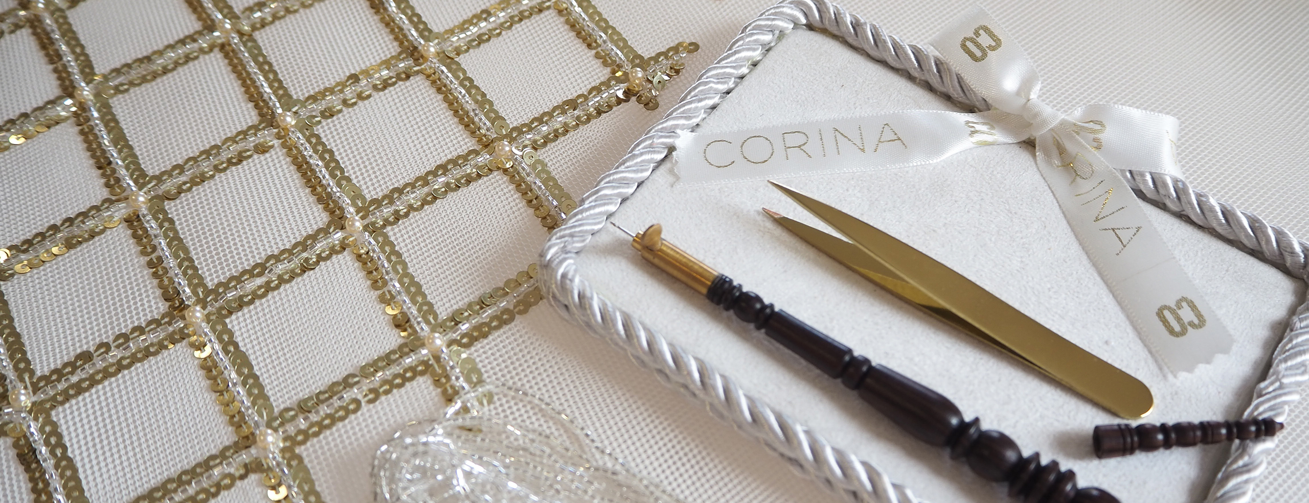 Bordado Luneville de Alta Costura. Corina Roselló. Bordado con Pedrería Cursos Corina Haute Couture Embroidery School. Bordado Personalizado de Alta Costura. Bordado a mano. Escuela profesional de Bordado con Pedreria